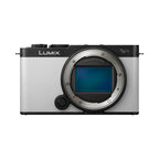 Panasonic Lumix S9 Body Smokey White + Lumix S 70-300mm f/4.5-5.6 Macro OIS
