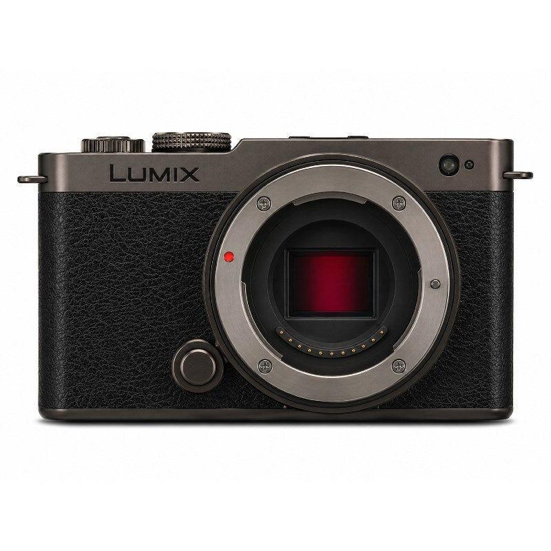 Panasonic Lumix S9 Body Titanium Black + Lumix S 18mm f/1.8