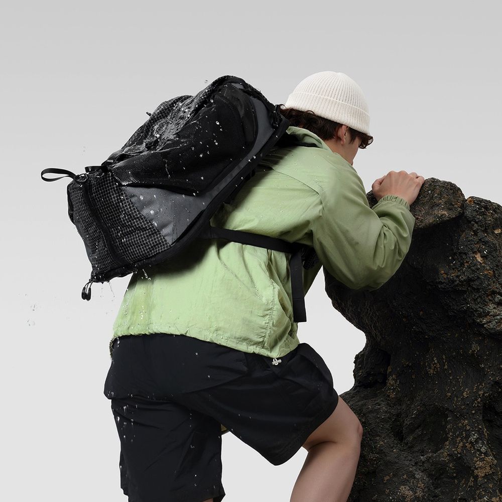 Ulanzi TP01 Travel Photography Backpack 25L