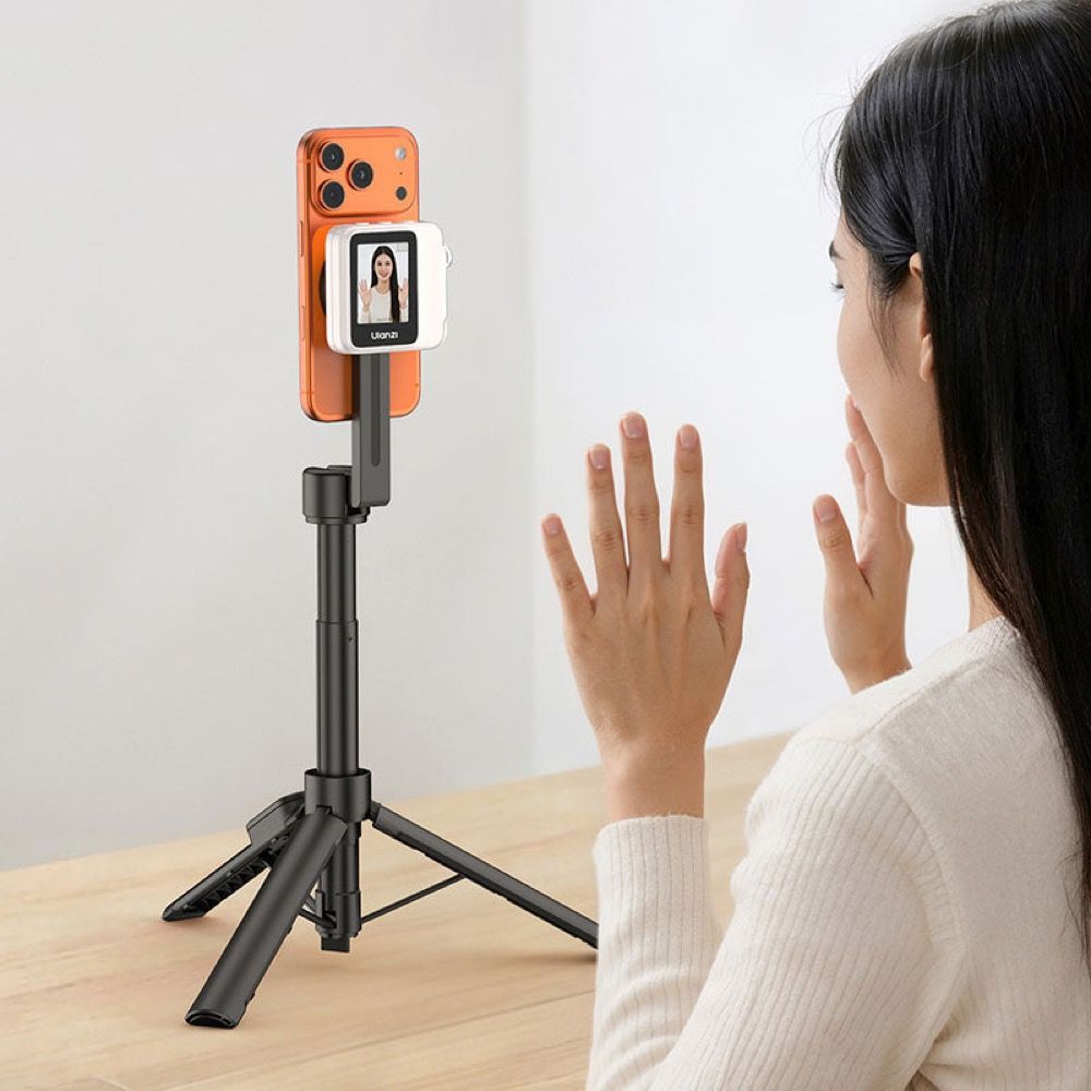 Ulanzi VM02 Wireless Magnetic Selfie Monitor Screen - Red