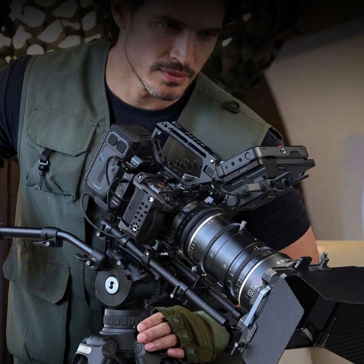 SmallRig 6779 "HawkLock" Cage Kit with V-mount Plate for Sony FX5