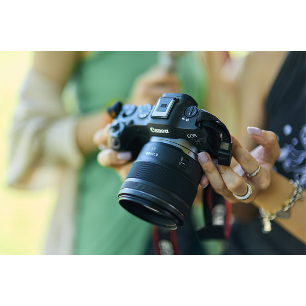 Canon EOS R7 + RF 45mm F/1.2 STM